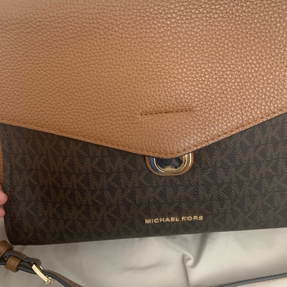 Michael Kors purse - Picture 4 of 8